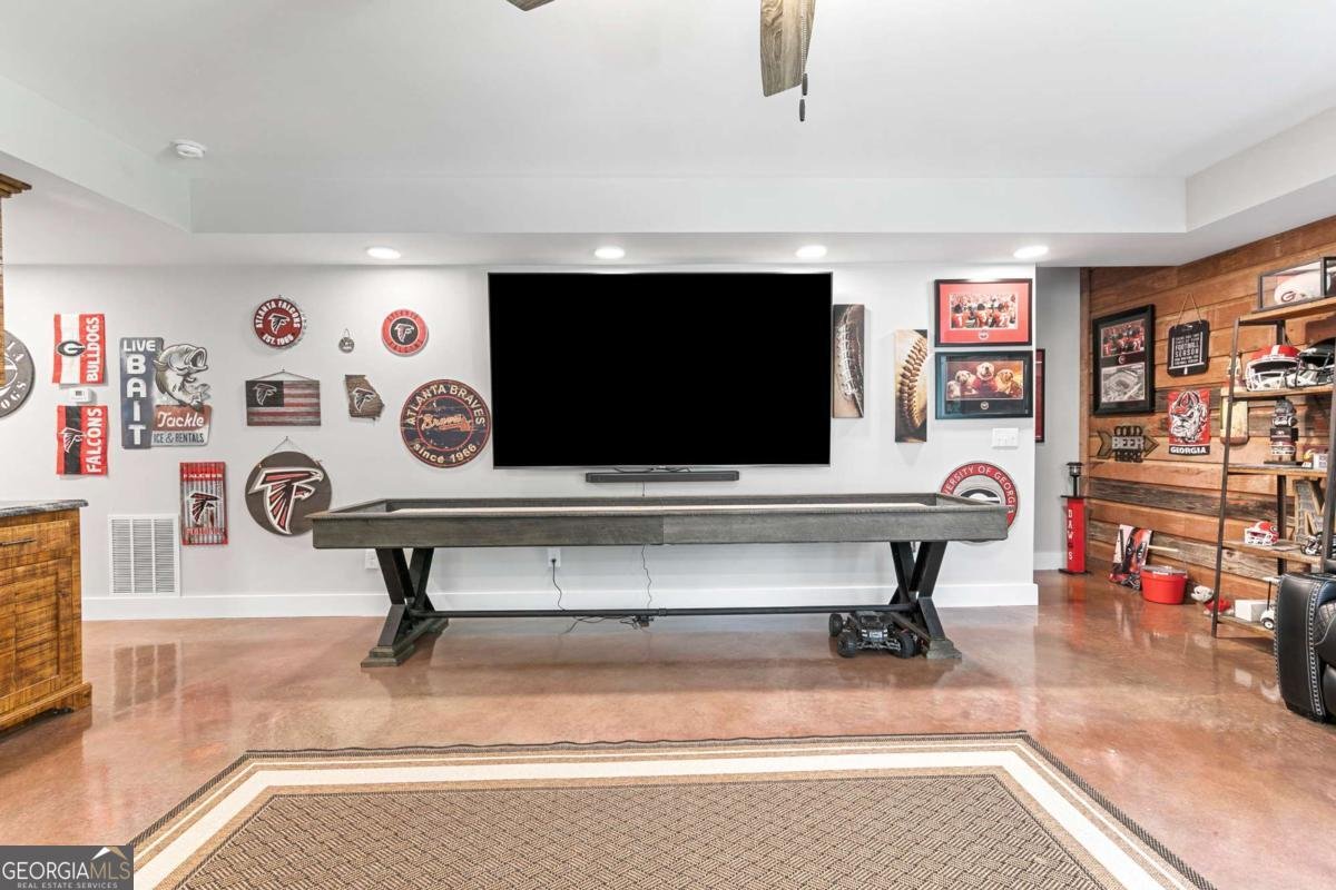 151 Wilshire Drive White - 10