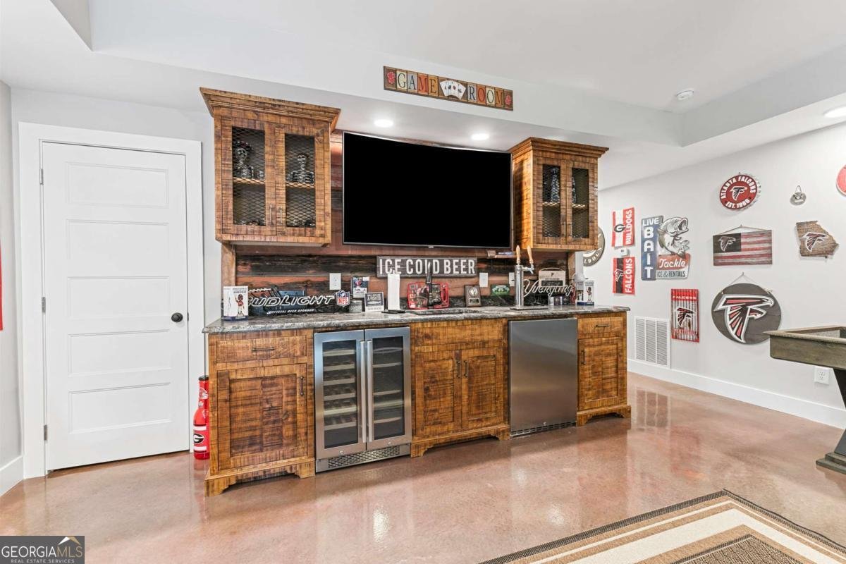 151 Wilshire Drive White - 12