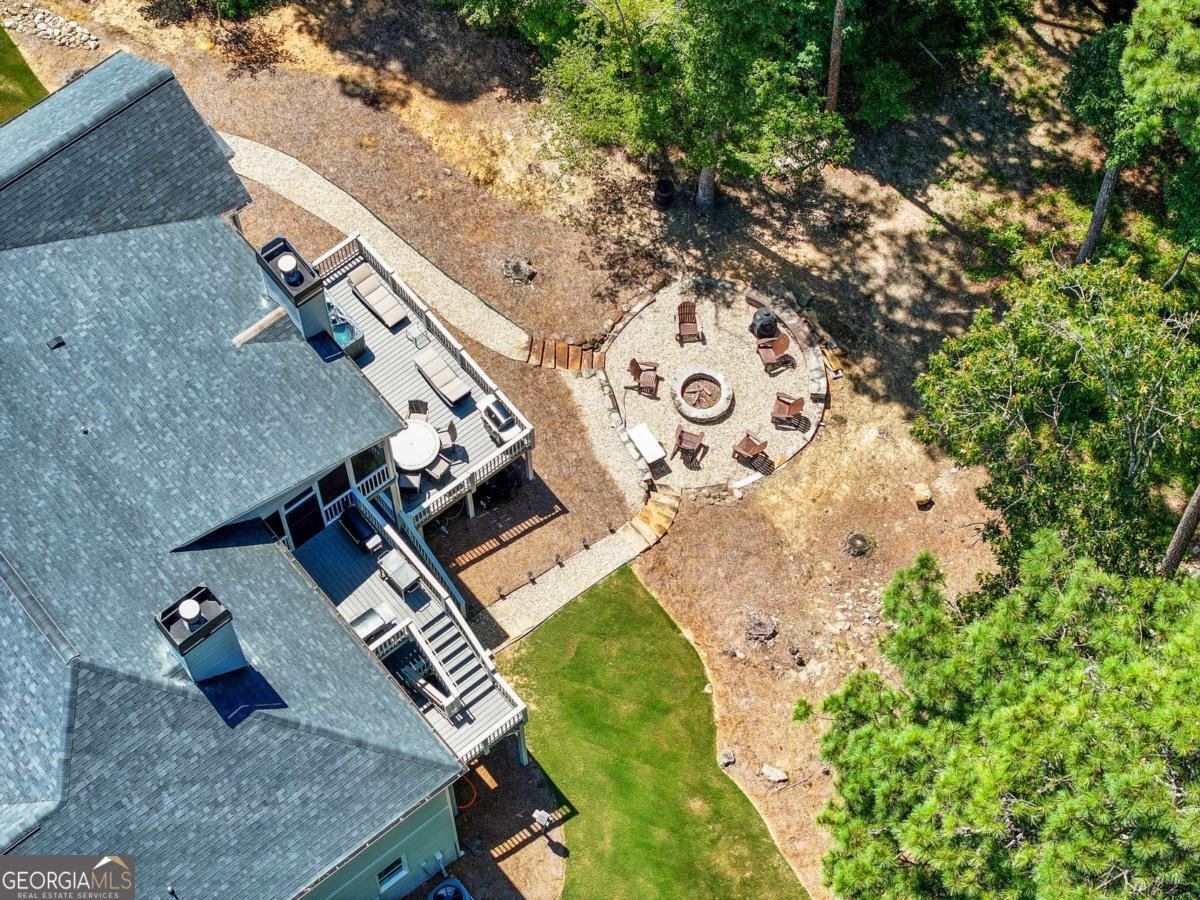 151 Wilshire Drive White - 33