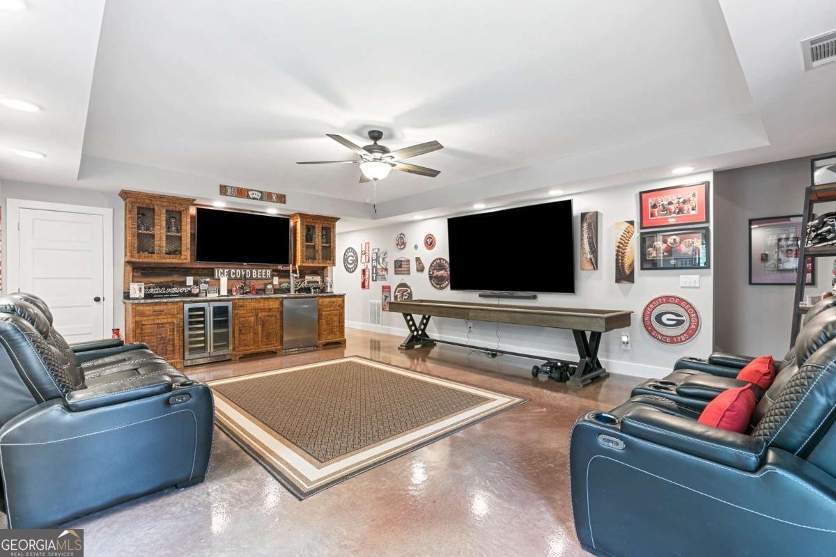 151 Wilshire Drive White - 8