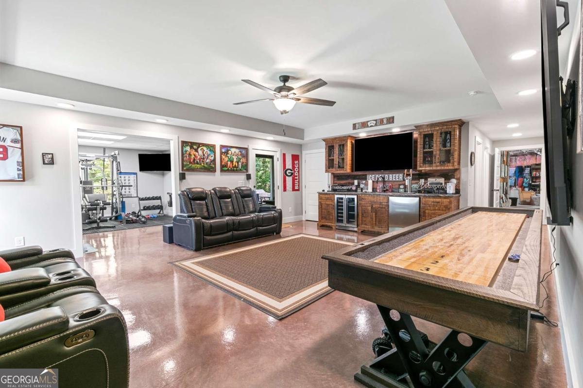 151 Wilshire Drive White - 9
