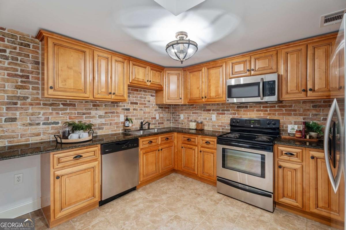 16295 Clarity Road Alpharetta - 16