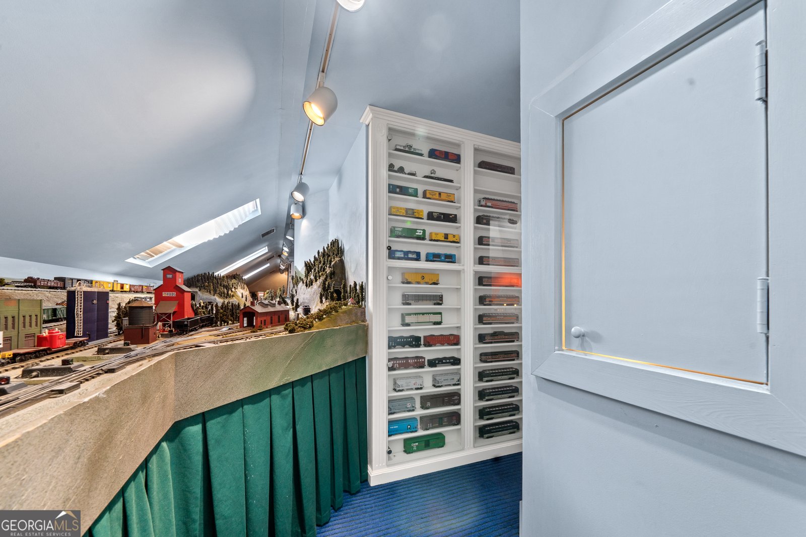 617 Dixie Avenue Madison - 46