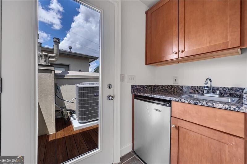 1390 Dutch Valley Place Atlanta - 41