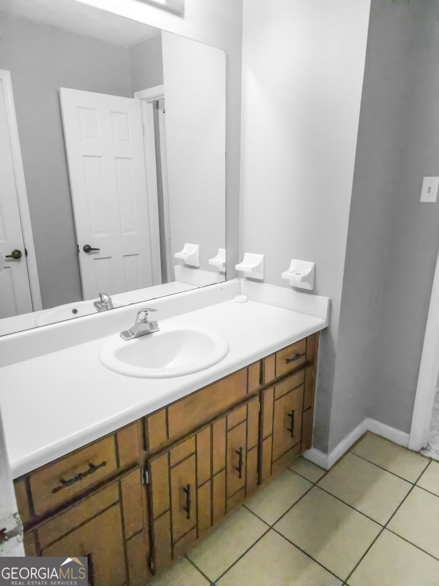 1529 Winchester Trail Riverdale - 1