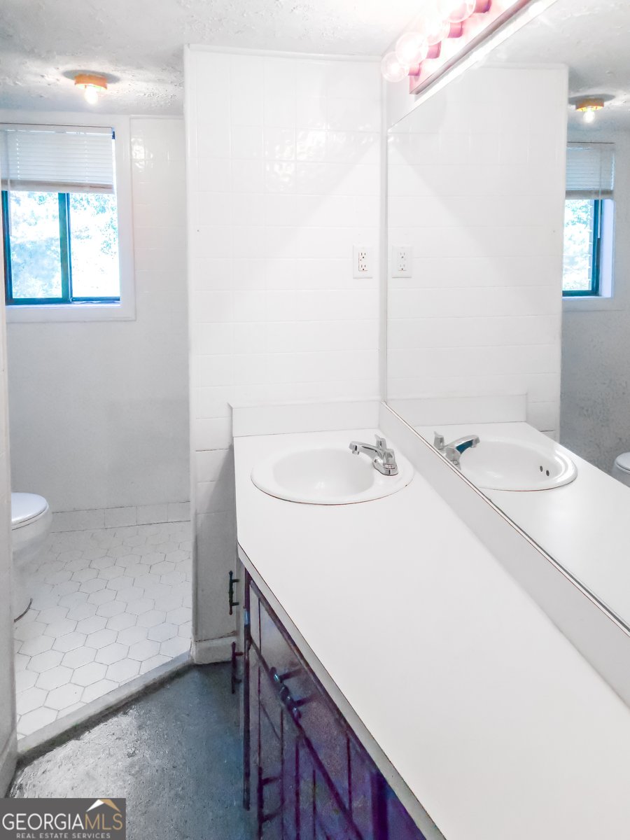 1529 Winchester Trail Riverdale - 9
