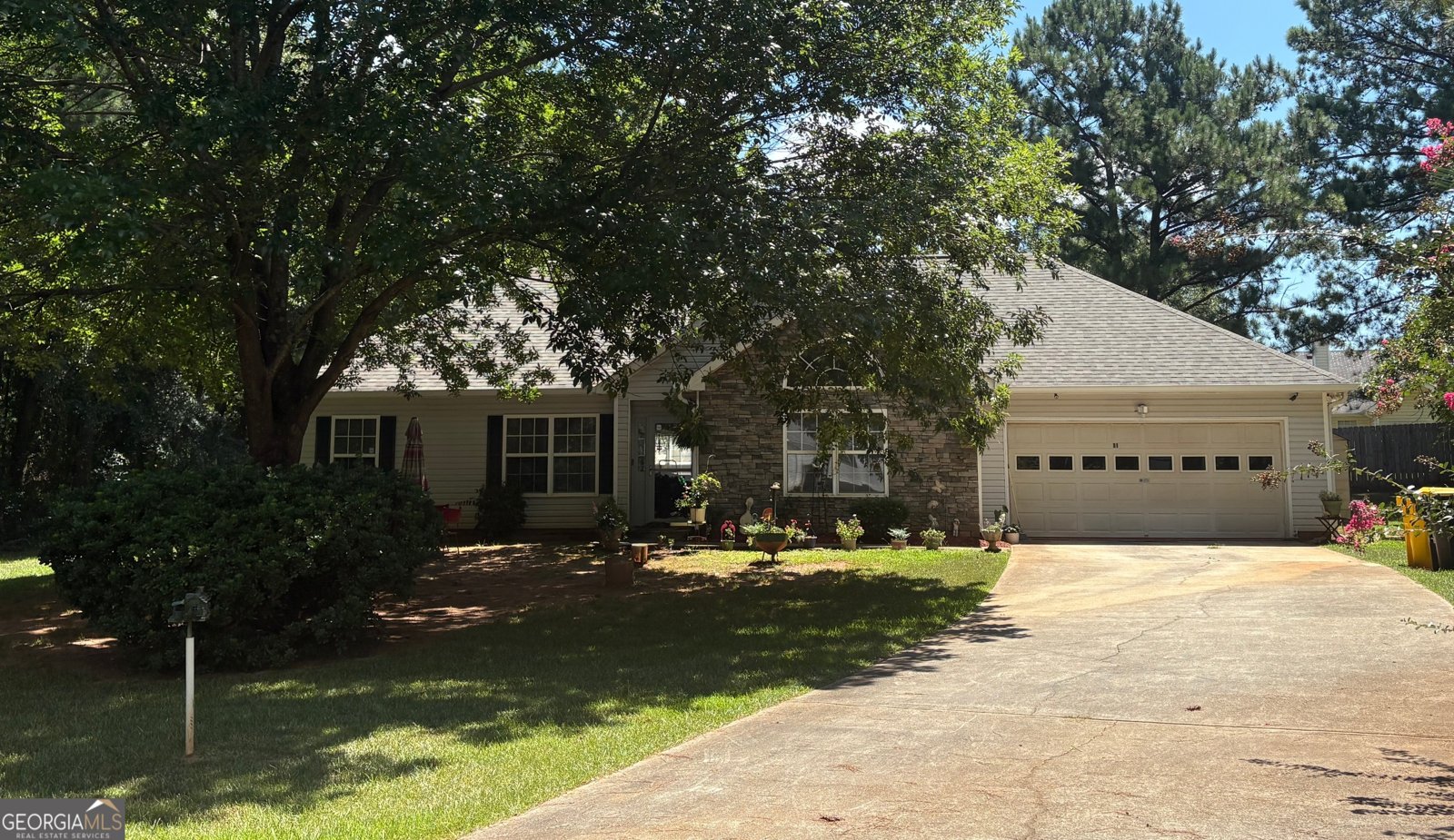 61 Clifton Drive Forsyth - 1