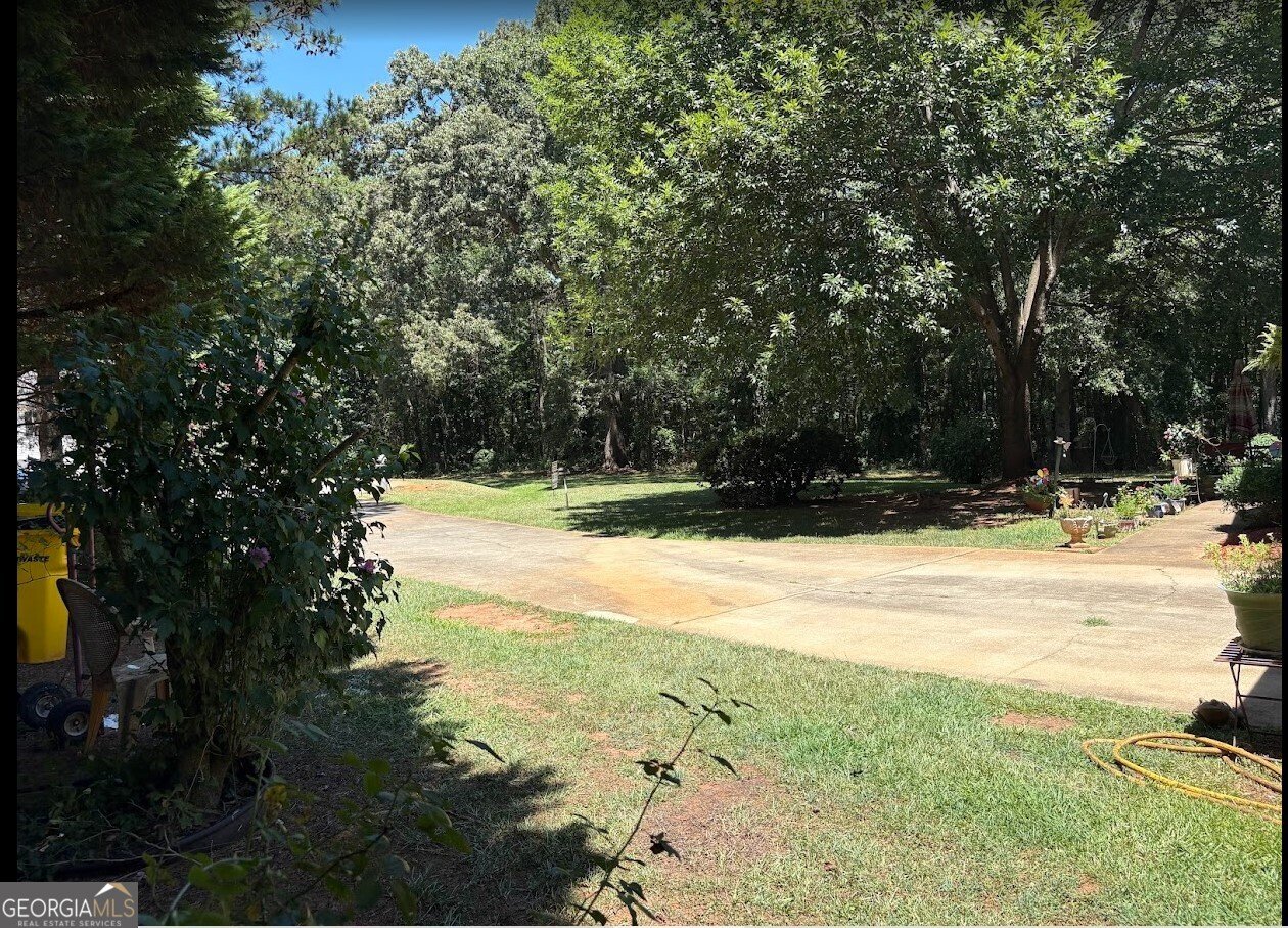 61 Clifton Drive Forsyth - 37