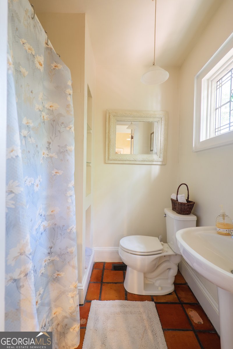 404 Floyd Street Valdosta - 23