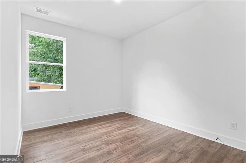 587 Woods Atlanta - 27