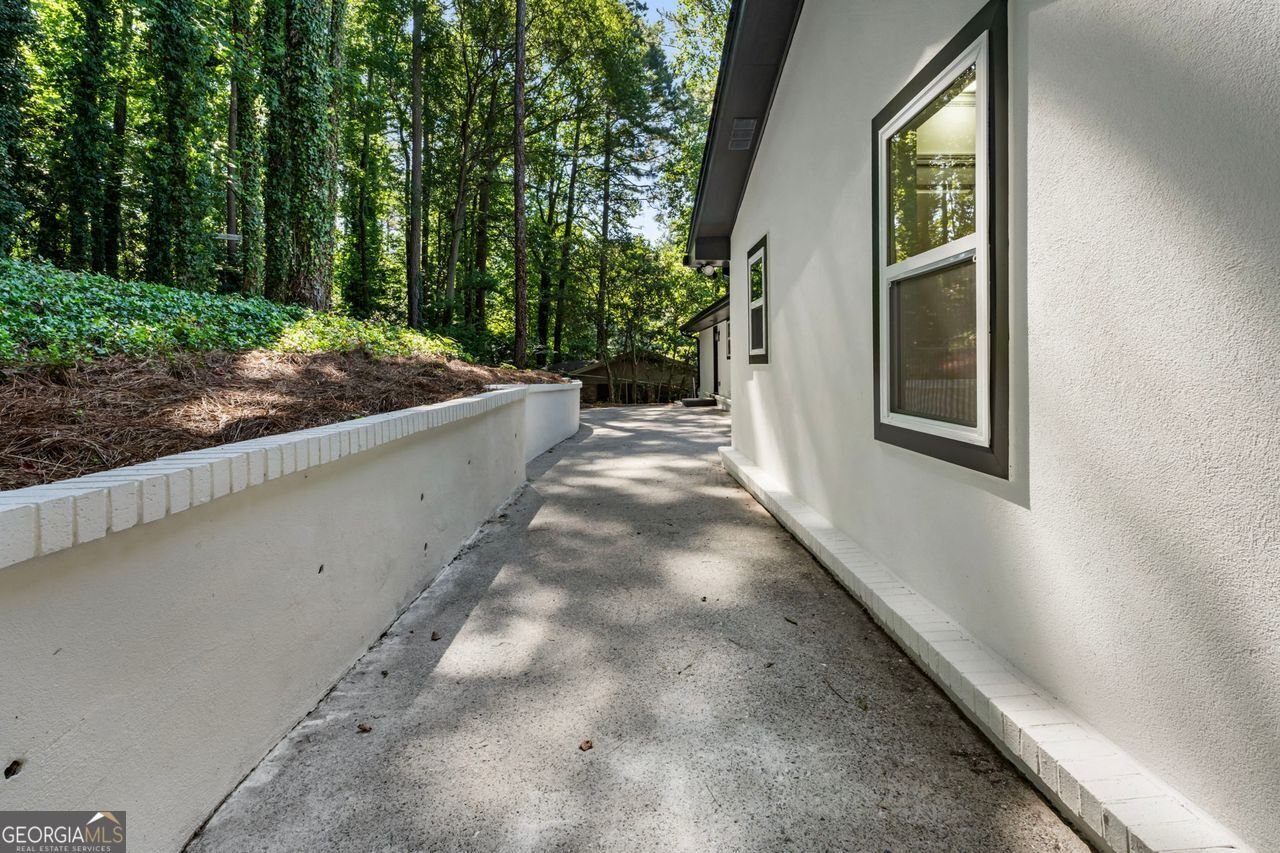 2431 Nancy Atlanta - 60