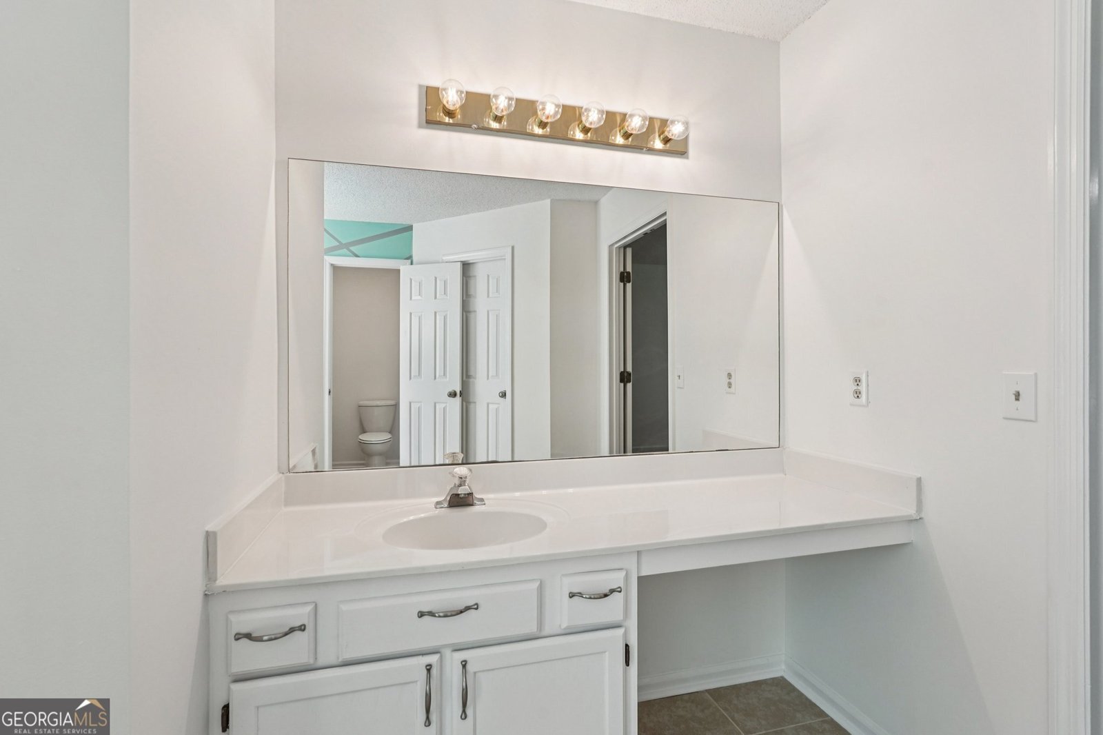 1047 Retner Drive Mableton - 33
