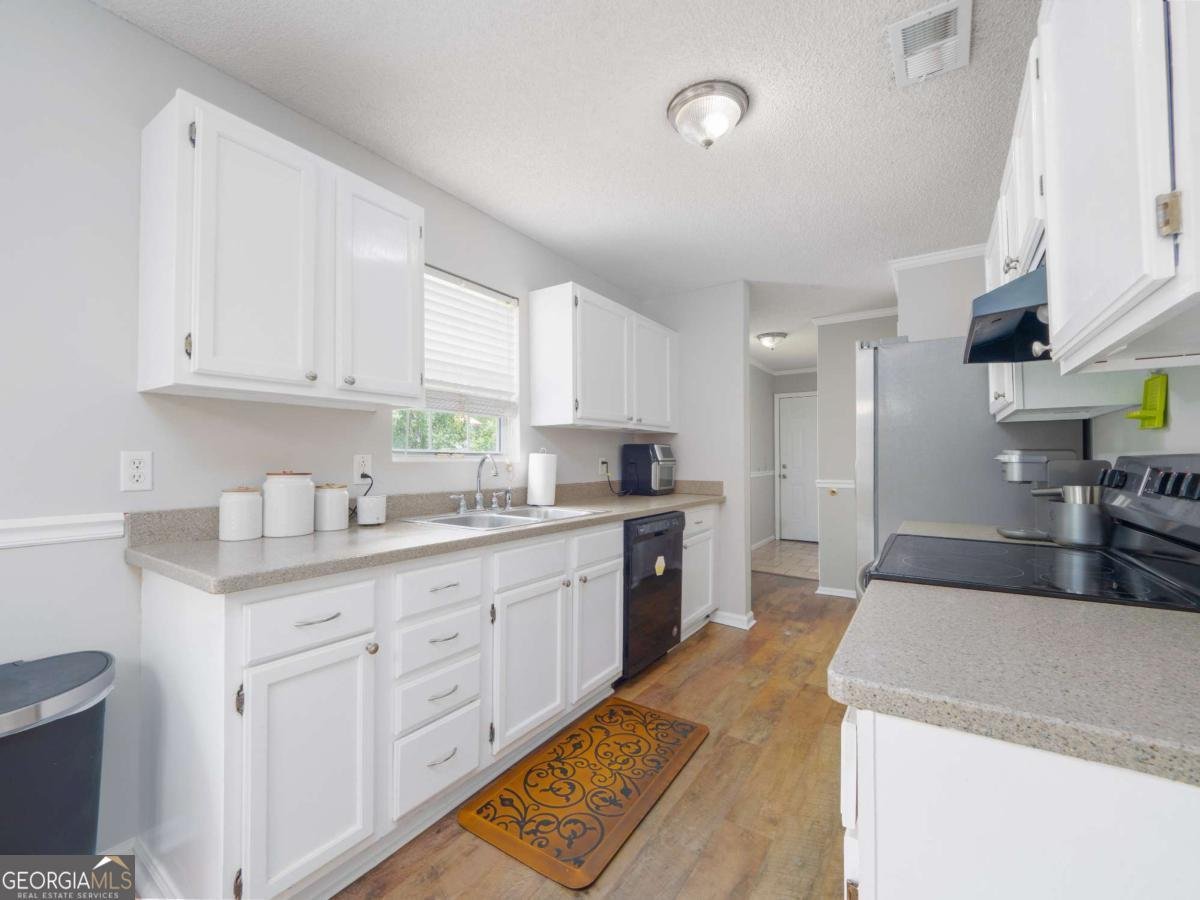 7028 Bushnell Everett Street Brunswick - 10