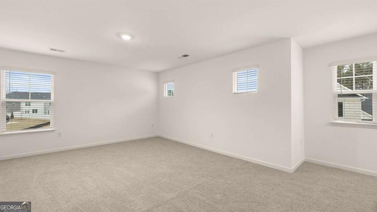 556 SILVER MOON Drive Loganville - 33