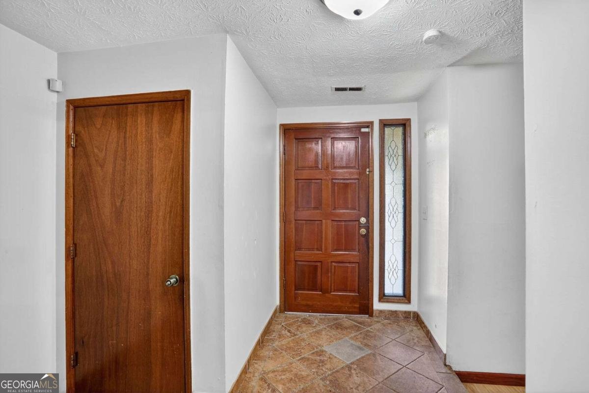 1060 Park Forest Drive Lilburn - 2