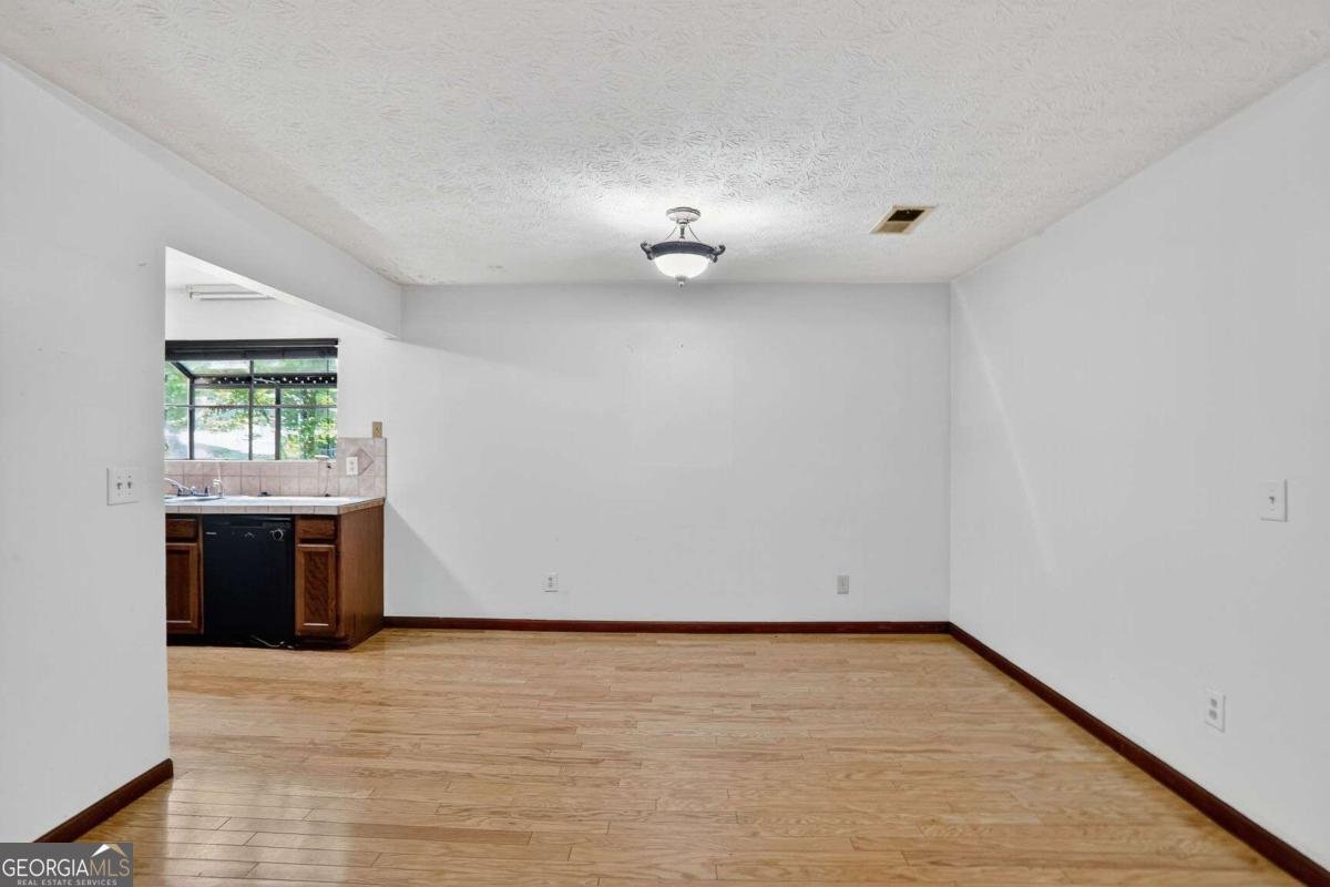 1060 Park Forest Drive Lilburn - 8