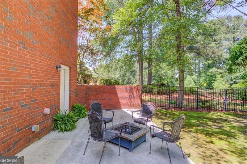 1292 GREEN TURF Drive Snellville - 55