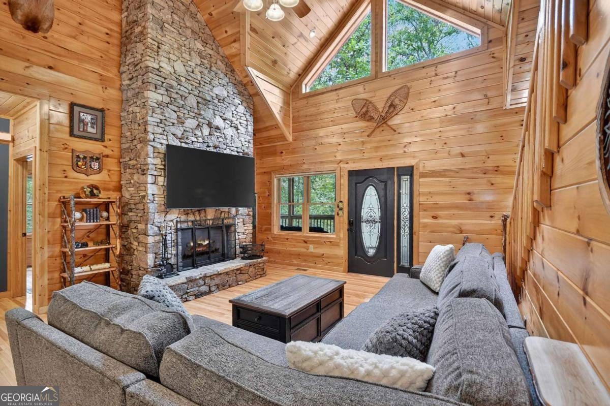 2587 Goose Island Road Cherry Log - 15