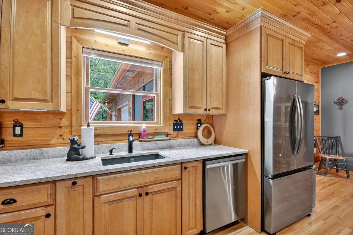 2587 Goose Island Road Cherry Log - 21