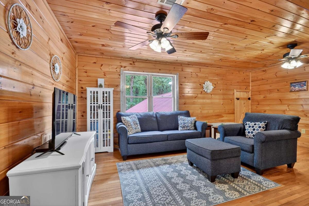 2587 Goose Island Road Cherry Log - 33