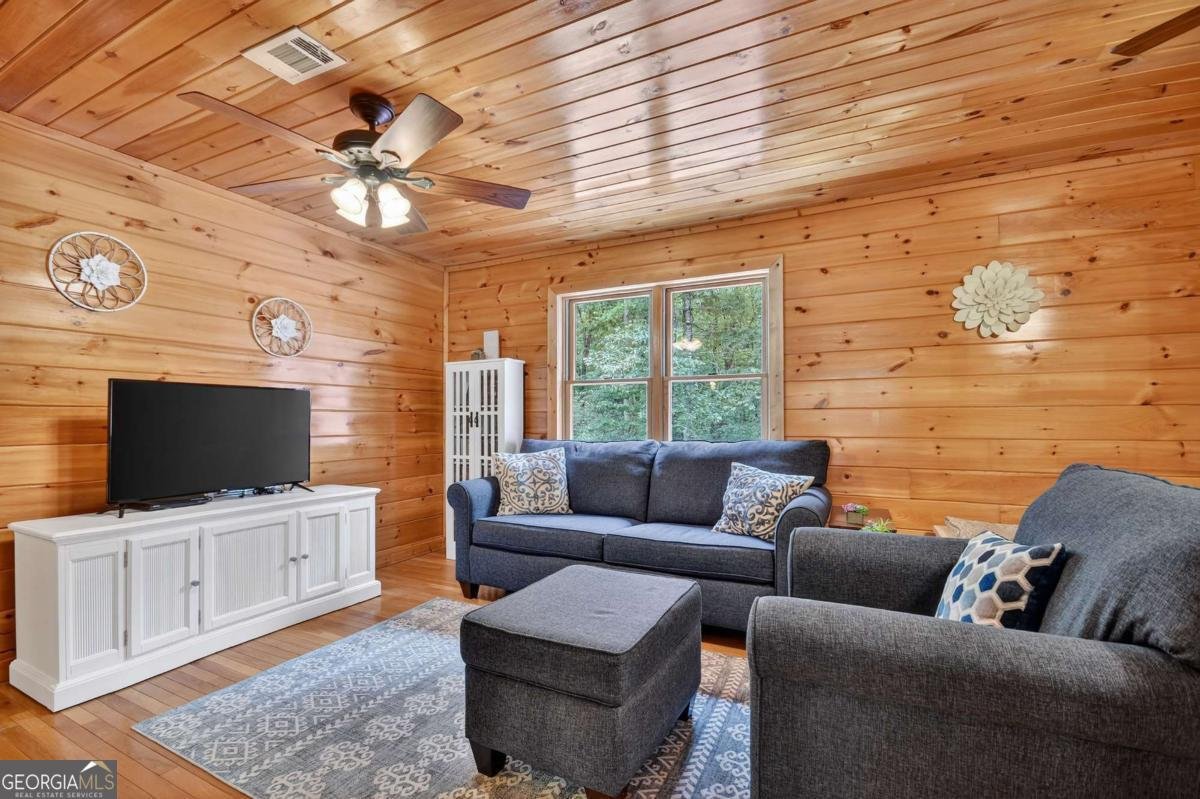 2587 Goose Island Road Cherry Log - 34