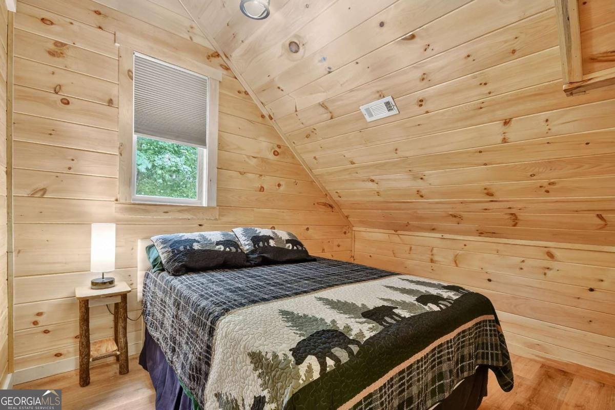 2587 Goose Island Road Cherry Log - 36