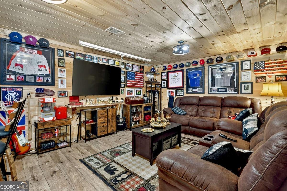 2587 Goose Island Road Cherry Log - 42