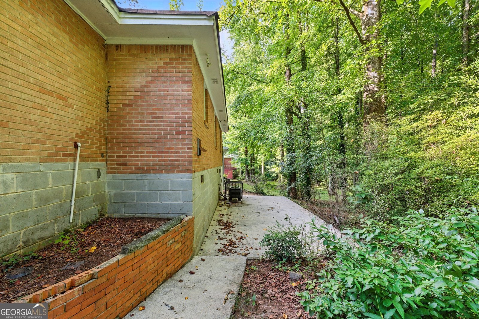2370 Farley Street East Point - 31