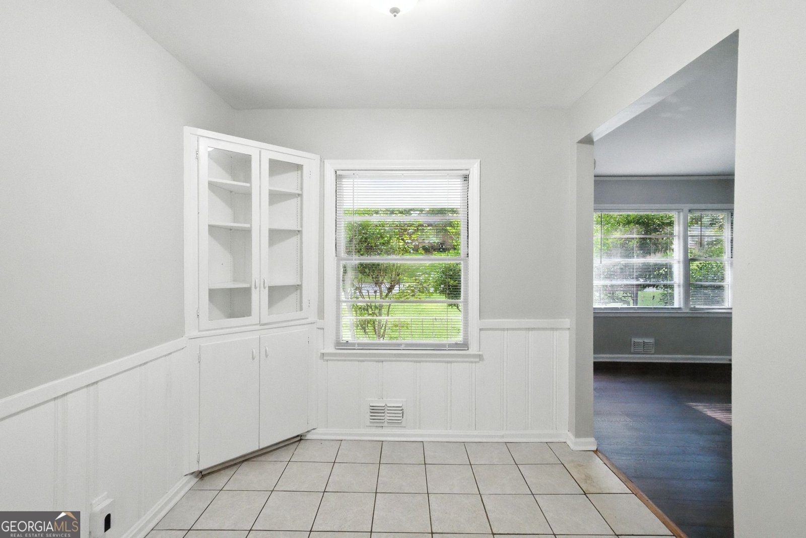 2370 Farley Street East Point - 9