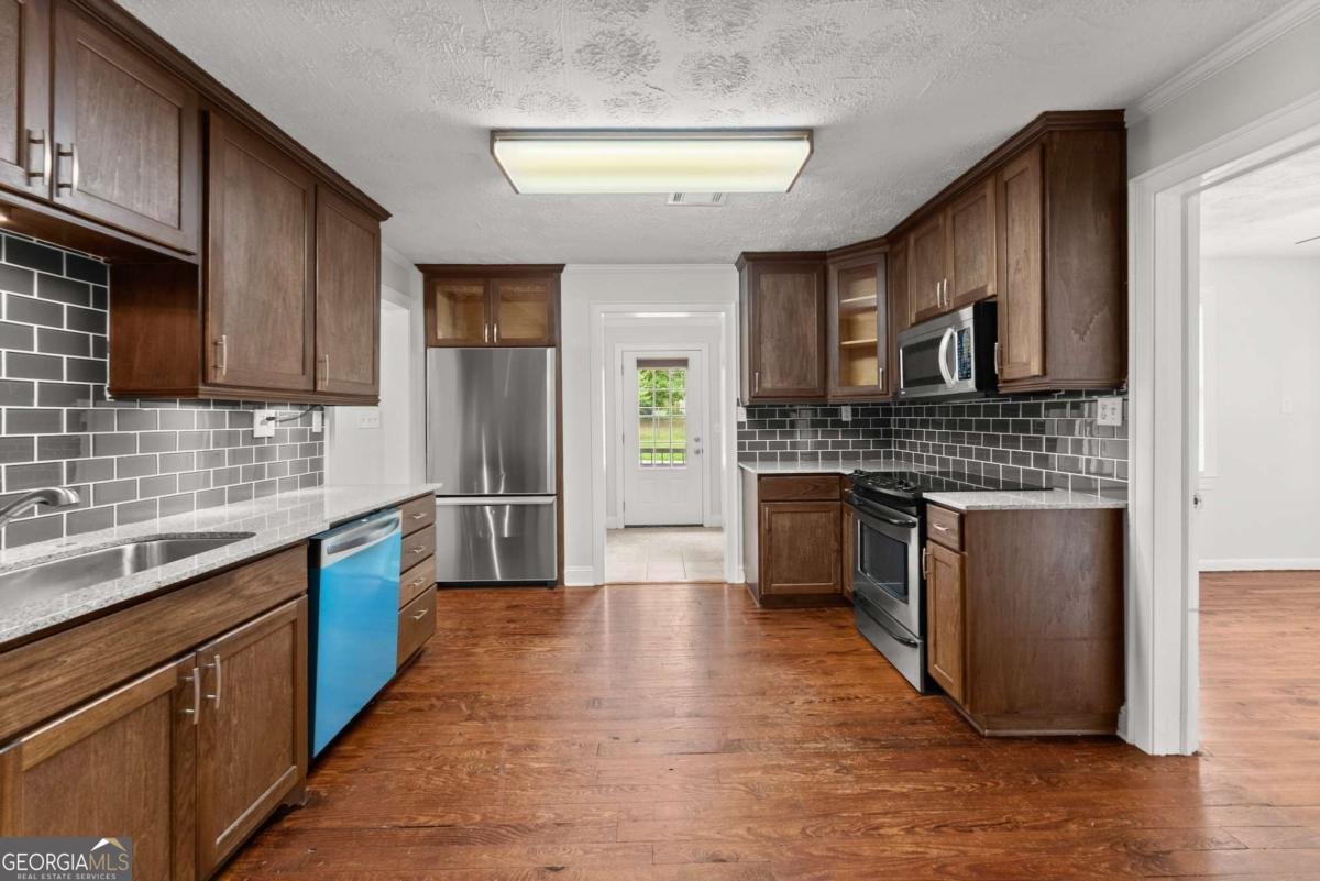59 WRIGHT Street Winder - 13