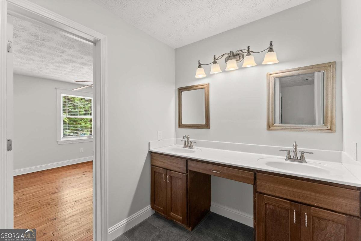 59 WRIGHT Street Winder - 16