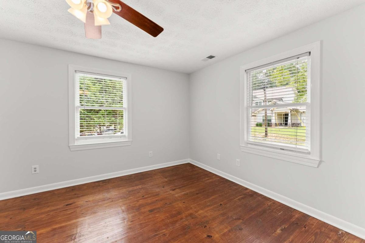 59 WRIGHT Street Winder - 25