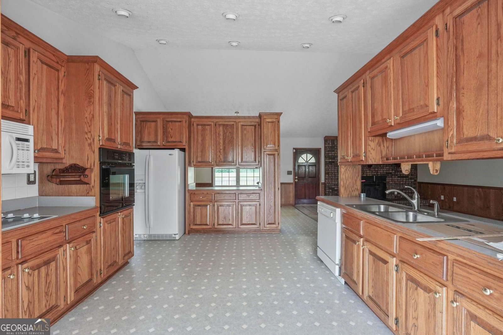 9902 Highway 16 Senoia - 27