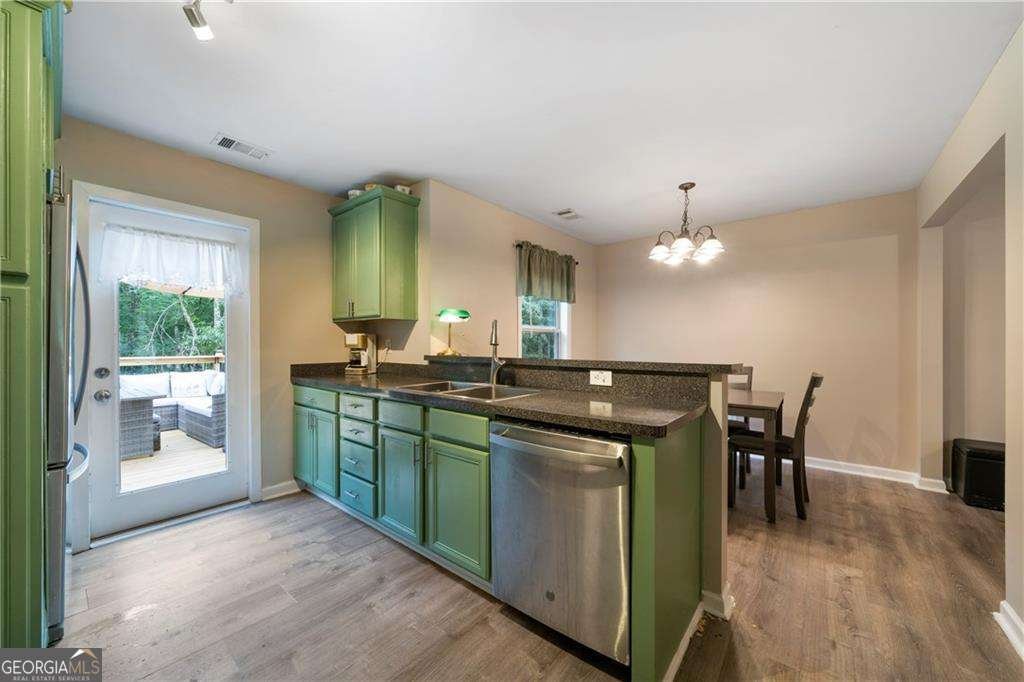 25 Autumn Place White - 11