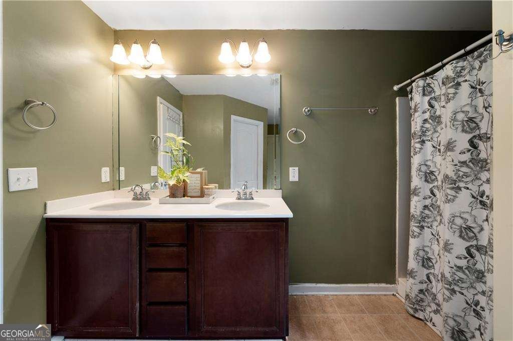 25 Autumn Place White - 23