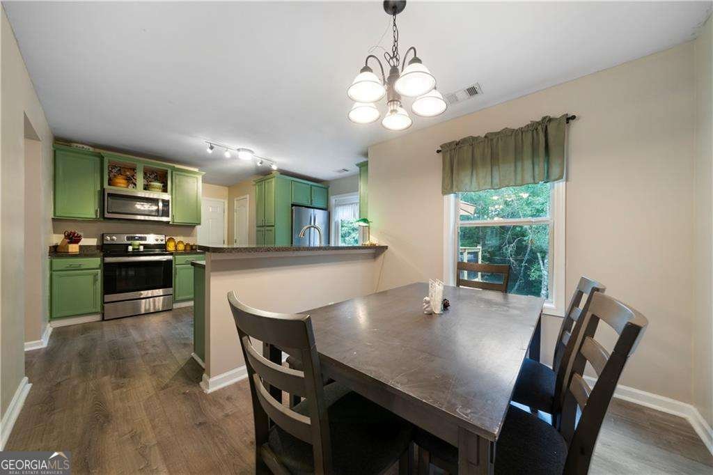 25 Autumn Place White - 8