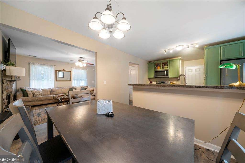 25 Autumn Place White - 9
