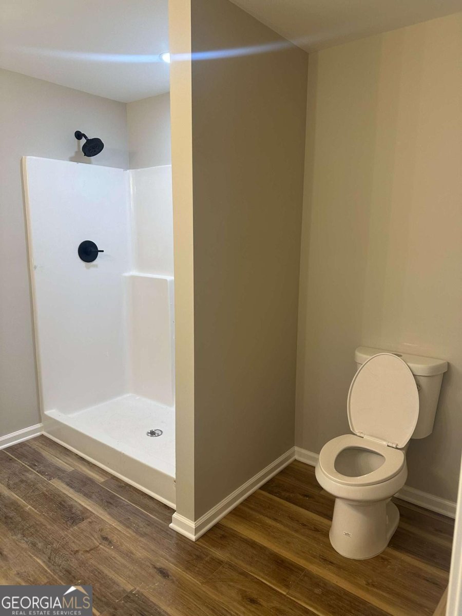 22 HIGH POINTE Drive White - 15