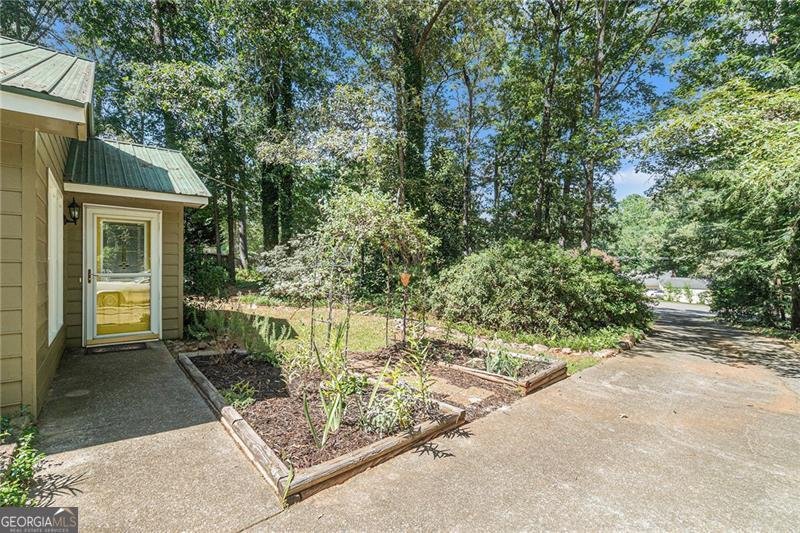 379 Cross Creek Court Auburn - 2