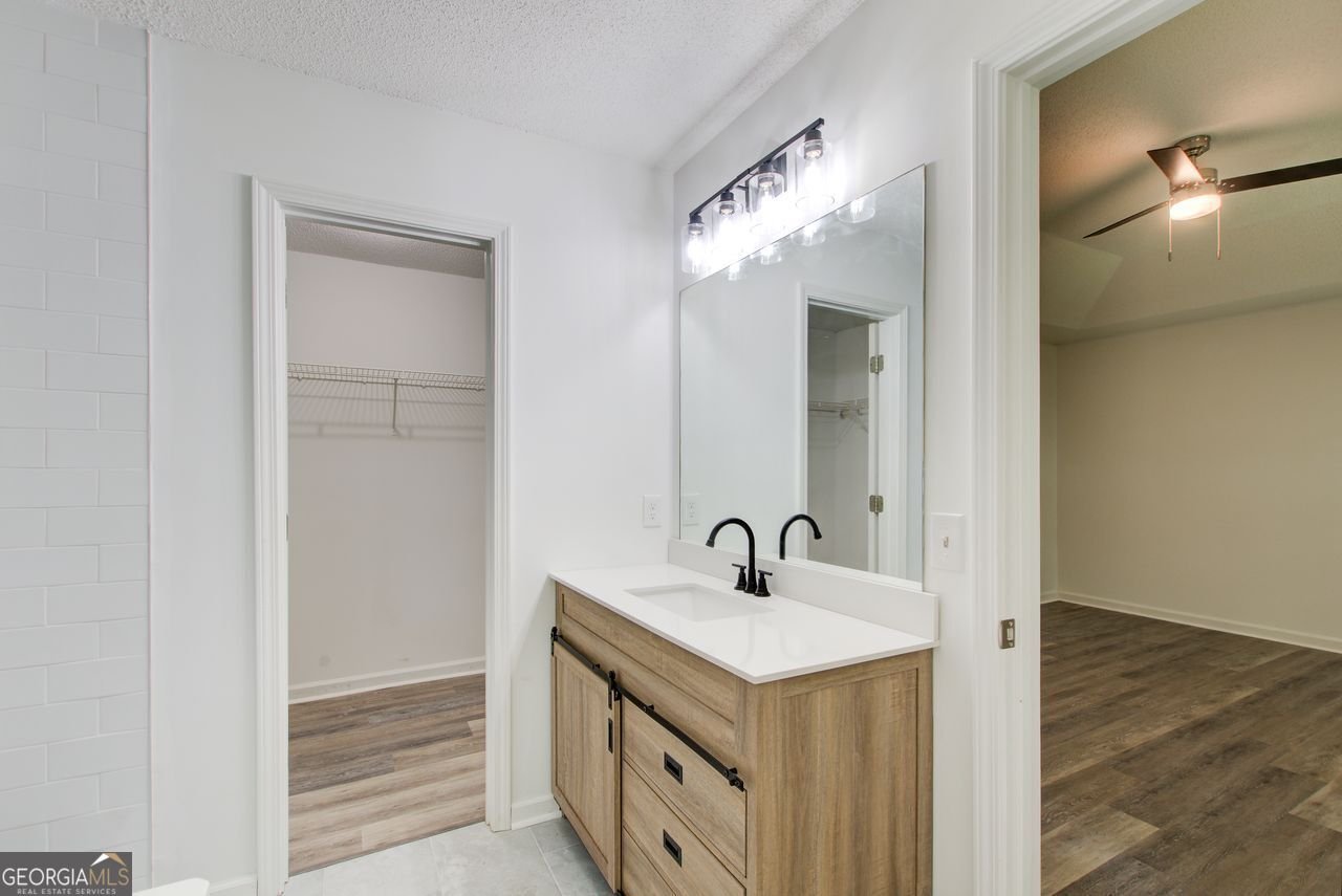 134 SUMMER LAKE Drive Dallas - 30