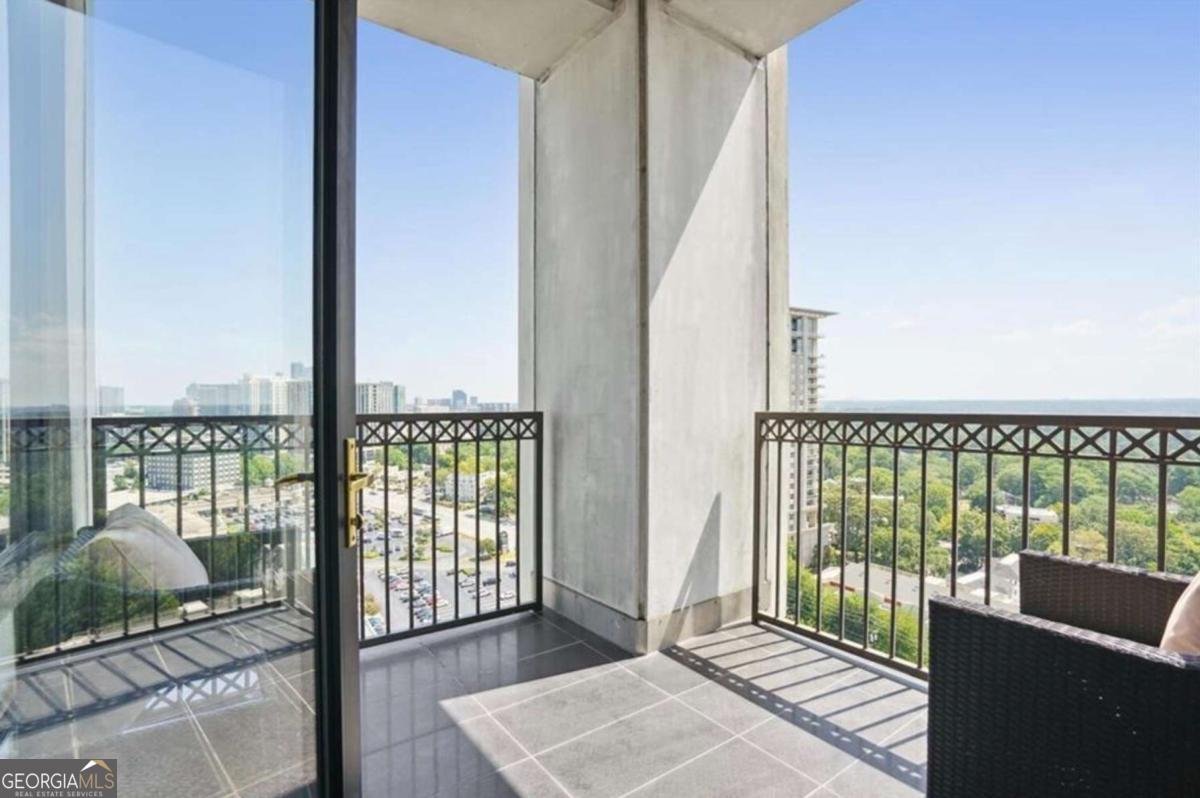 2828 Peachtree Road Atlanta - 17