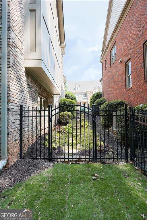 6277 Mount Vernon Oaks Drive Atlanta - 37