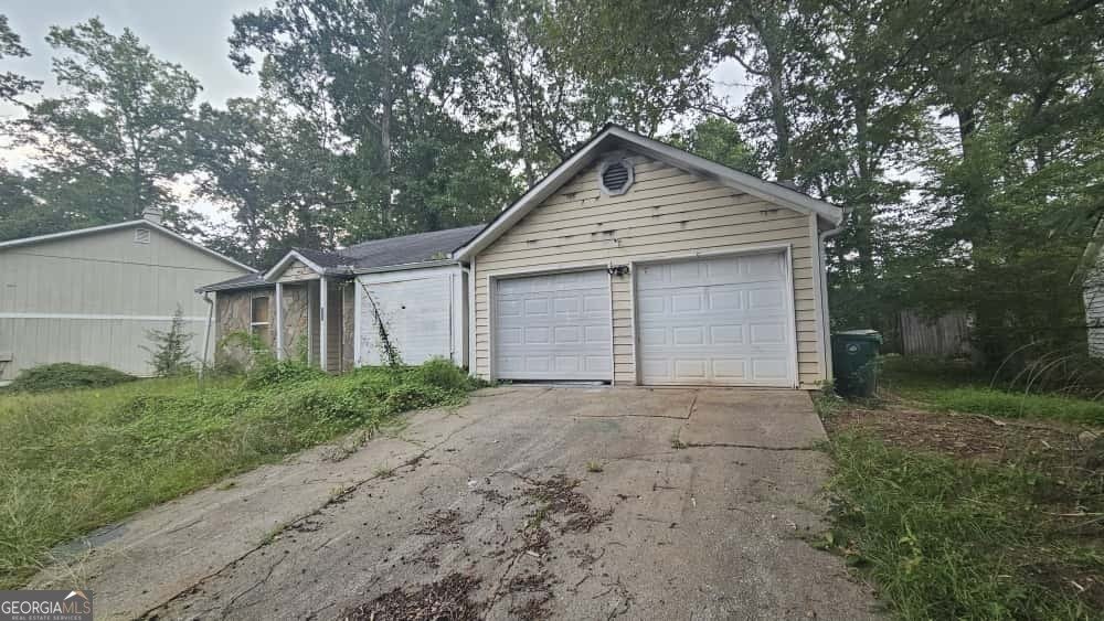 854 Greenhedge Drive Stone Mountain - 1