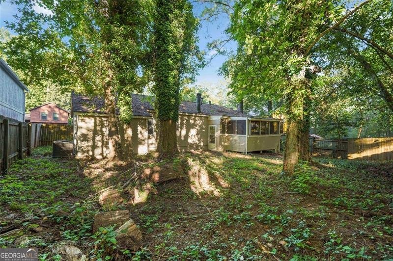 1042 MAINSTREET LAKE Drive Stone Mountain - 20