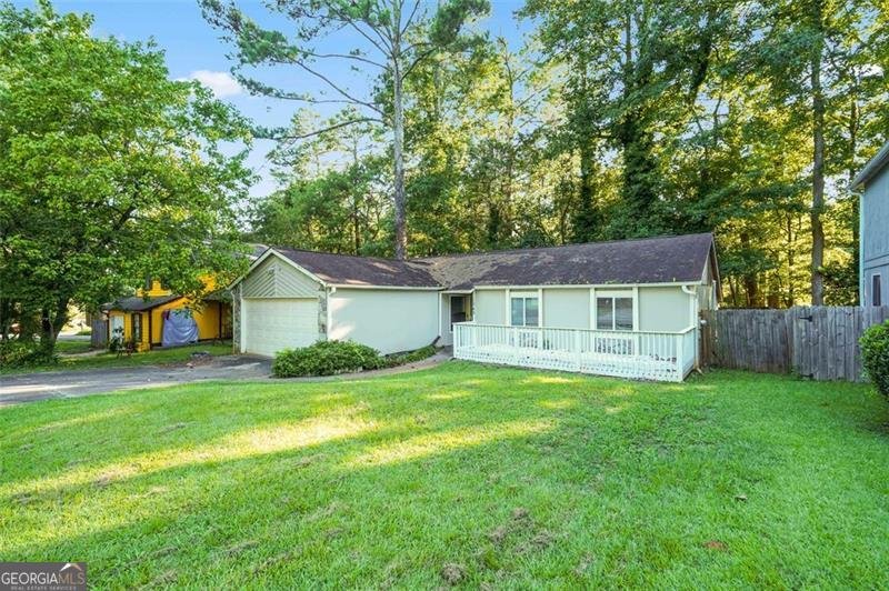 1042 MAINSTREET LAKE Drive Stone Mountain - 3