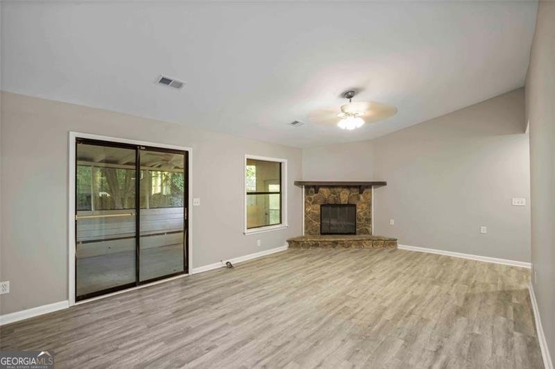 1042 MAINSTREET LAKE Drive Stone Mountain - 7