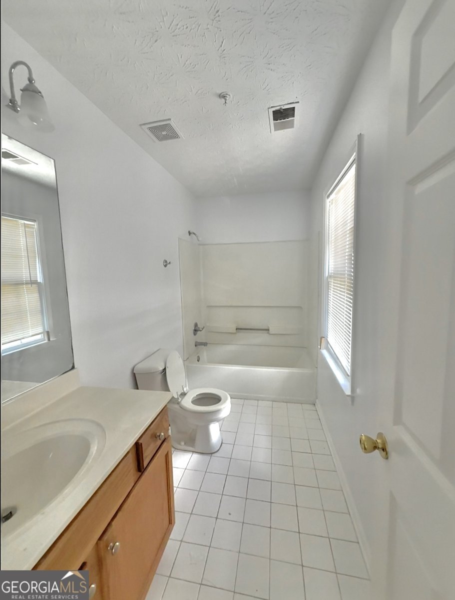 881 Glynn Oaks Drive Clarkston - 16