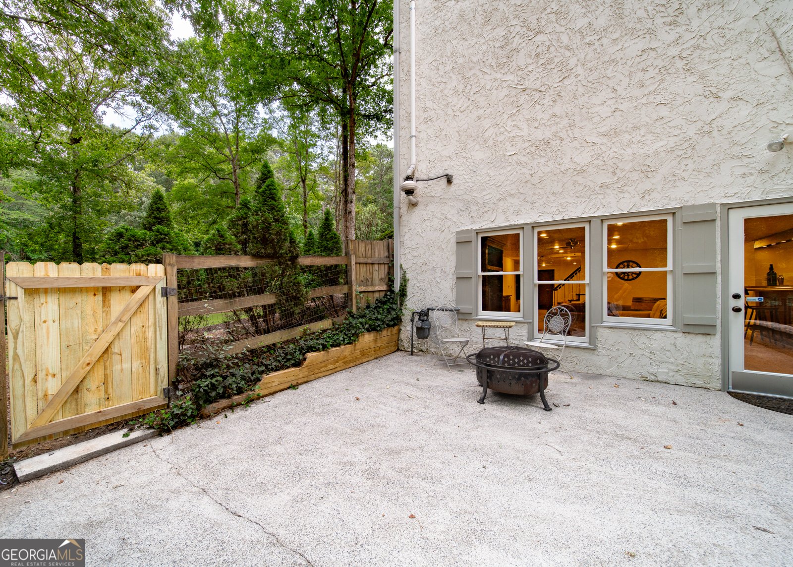 2260 River Cliff Drive Roswell - 73