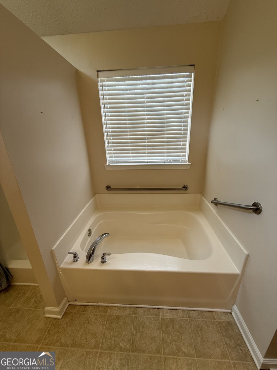 403 Lexington Park Drive Lagrange - 26