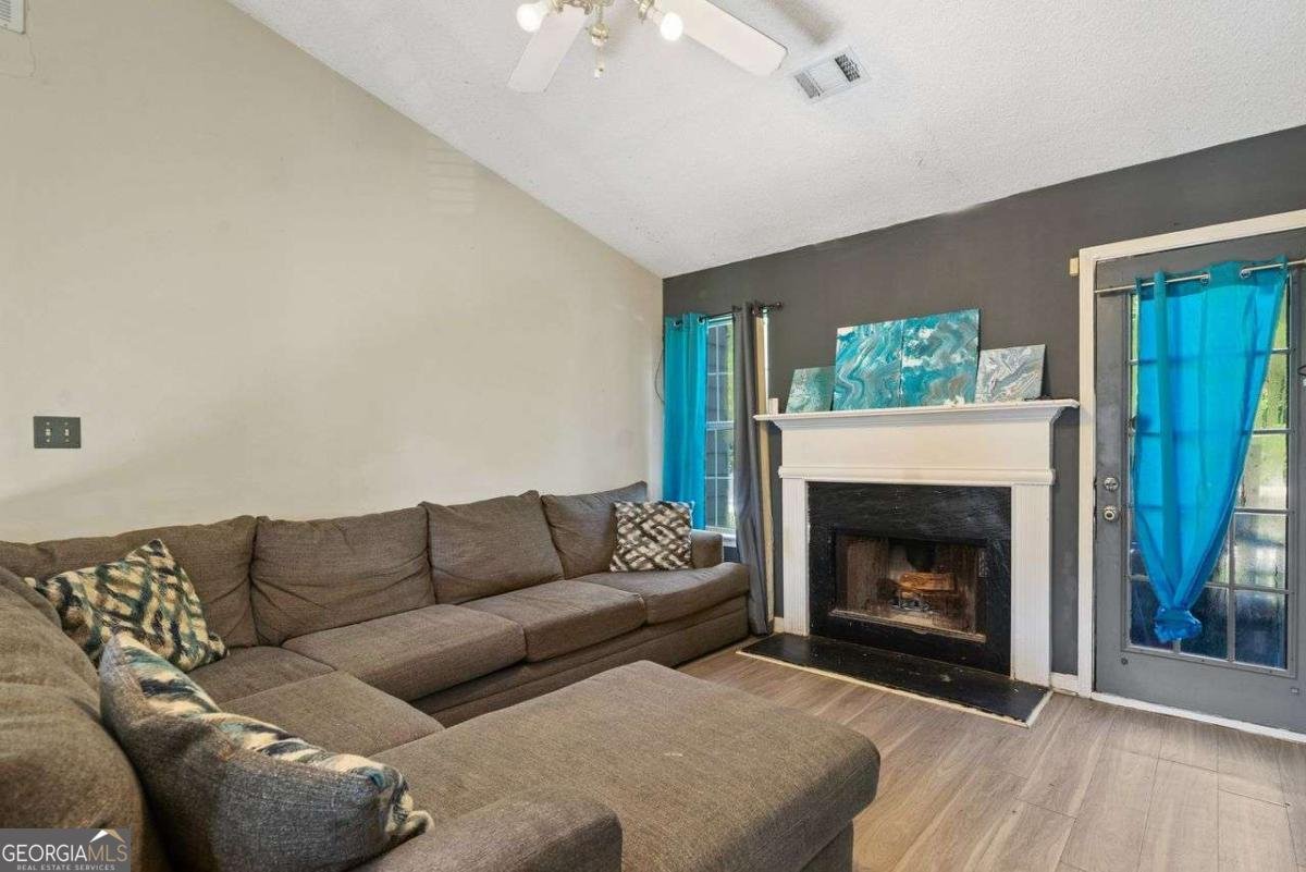 7106 Oakwood Circle Rex - 11